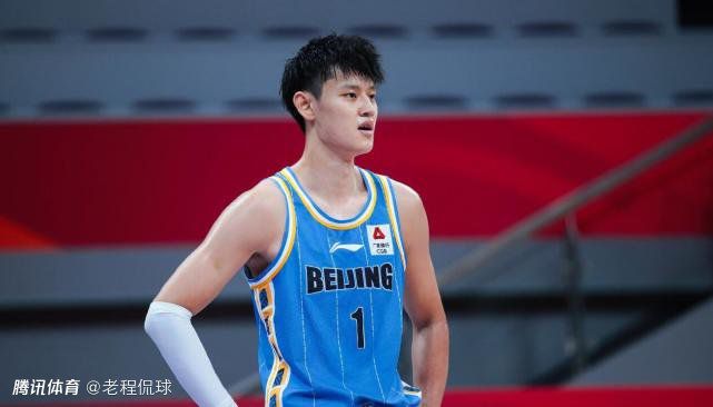 多名NBA高管：鹈鹕几乎不可能裁掉锡安据TA记者MikeVorkunov报道，由于锡安上赛季仅出战了29场比赛，他后三个赛季（2025-26、2026-27、2027-28）的合同将不再受保障。